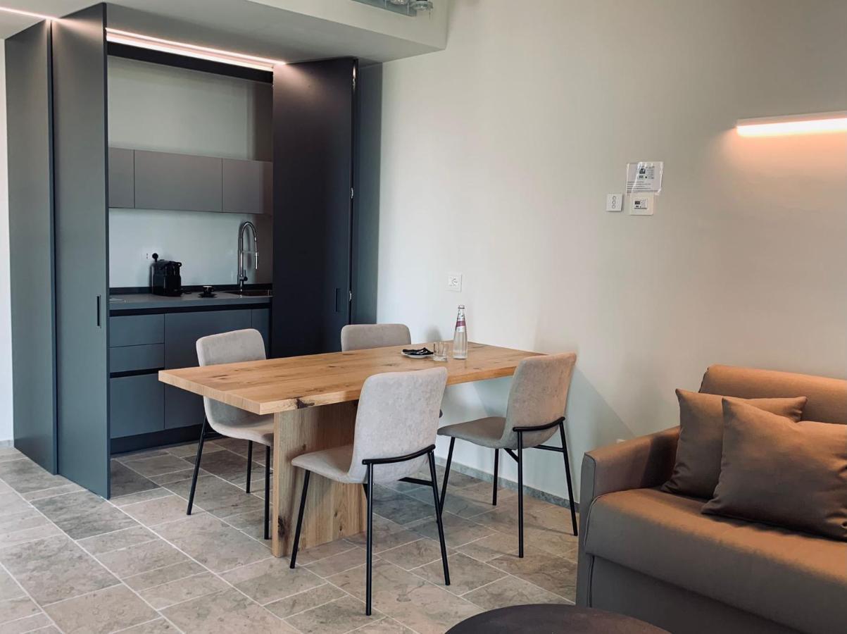 Piccola Maesta' Boutique Rooms チヴィタノーヴァ・マルケ エクステリア 写真