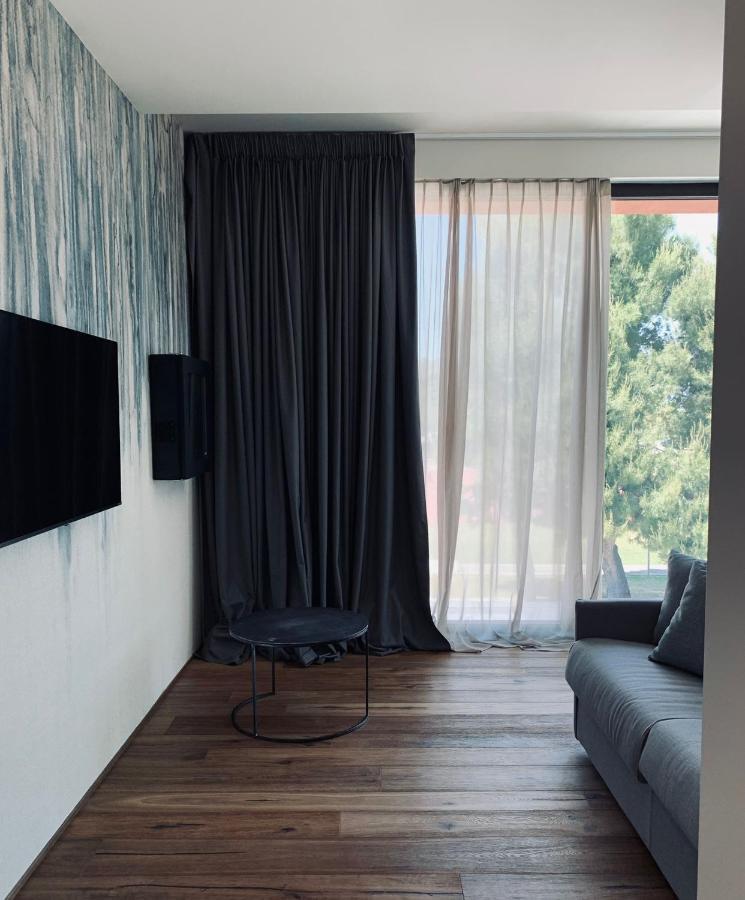 Piccola Maesta' Boutique Rooms チヴィタノーヴァ・マルケ エクステリア 写真