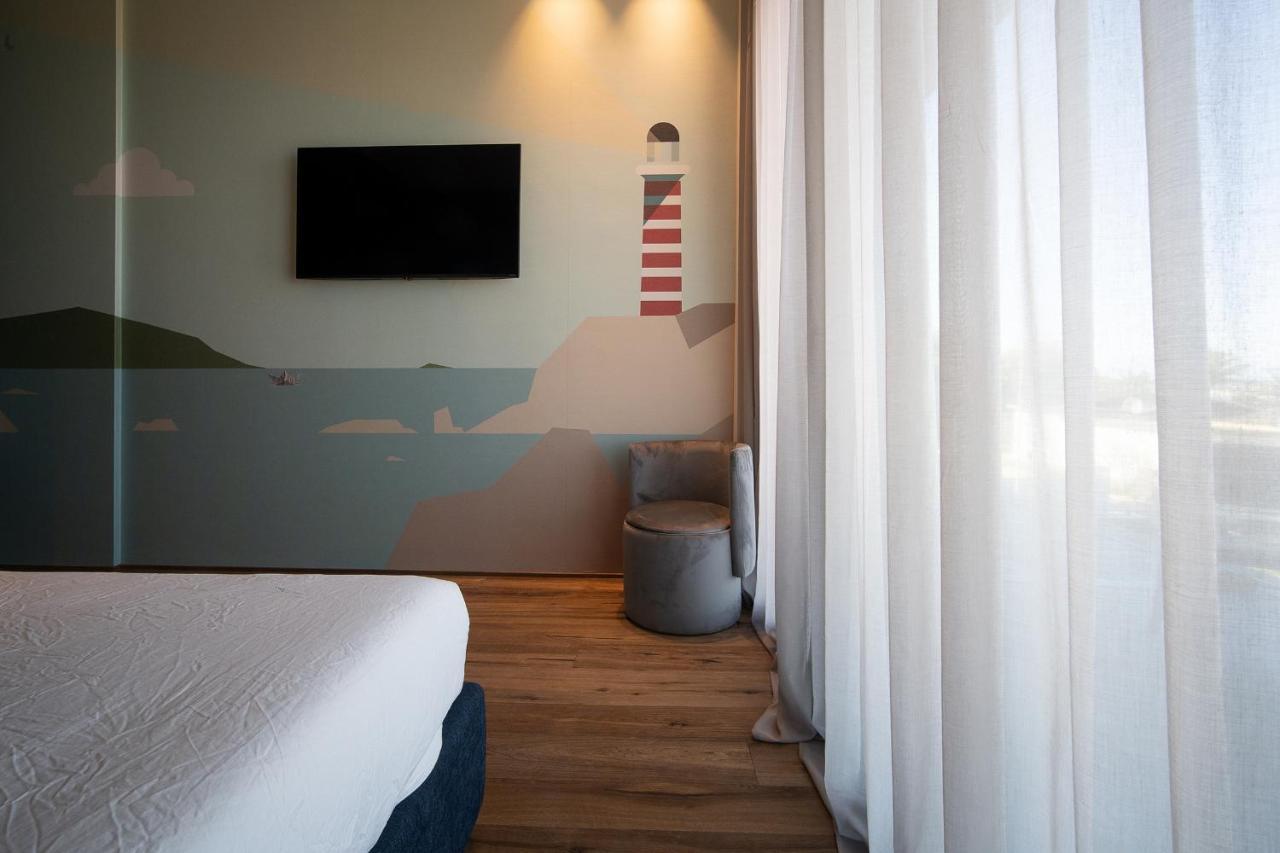 Piccola Maesta' Boutique Rooms チヴィタノーヴァ・マルケ エクステリア 写真