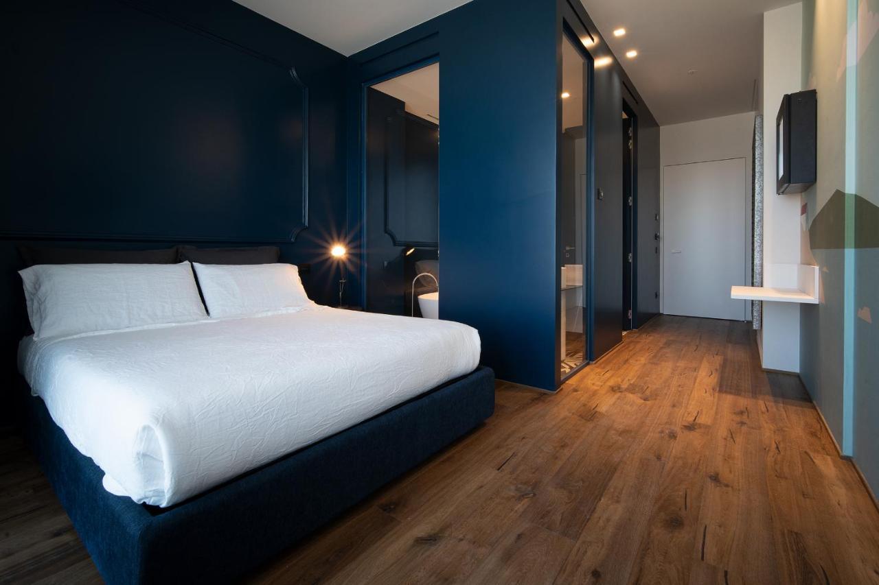Piccola Maesta' Boutique Rooms チヴィタノーヴァ・マルケ エクステリア 写真