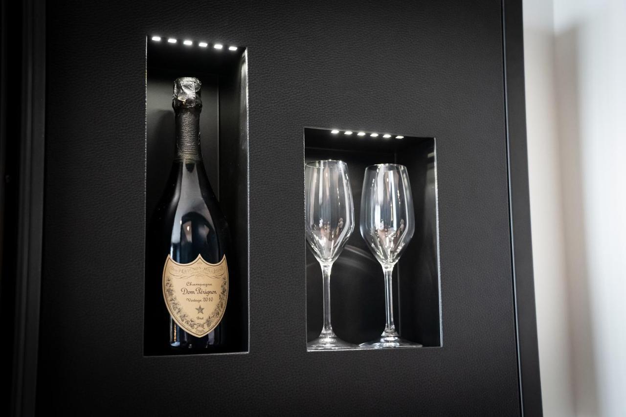 Piccola Maesta' Boutique Rooms チヴィタノーヴァ・マルケ エクステリア 写真